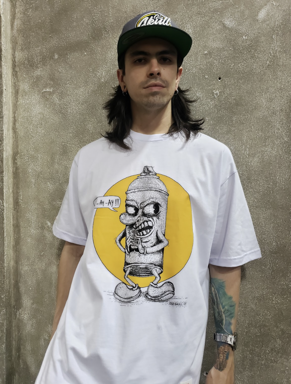 Old Skull Spray White - Large