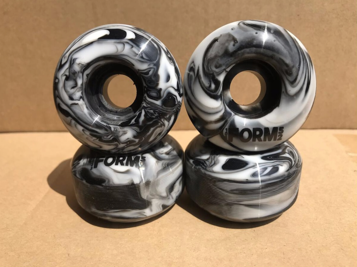 FORM BLACK/WHITE SWIRL 54MM 103A (Set of 4)