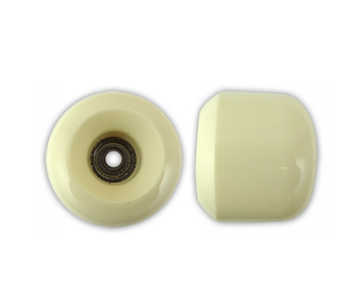 OS GENERIC WHITE WHEELS 62MM 80A (Set of 4 Includes 8 Bearings)